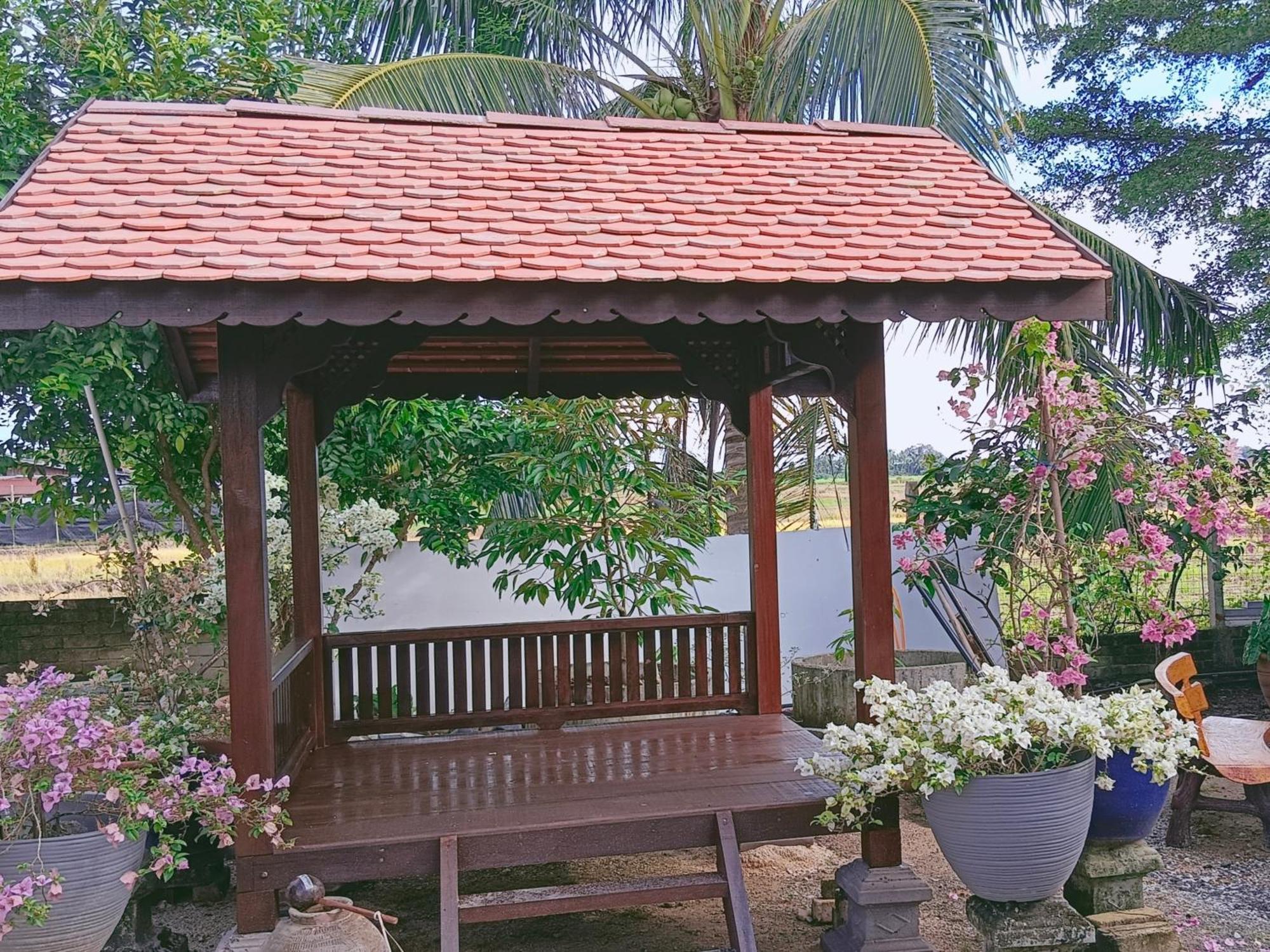Kurau Inn Farmstay Kuala Kurau Экстерьер фото